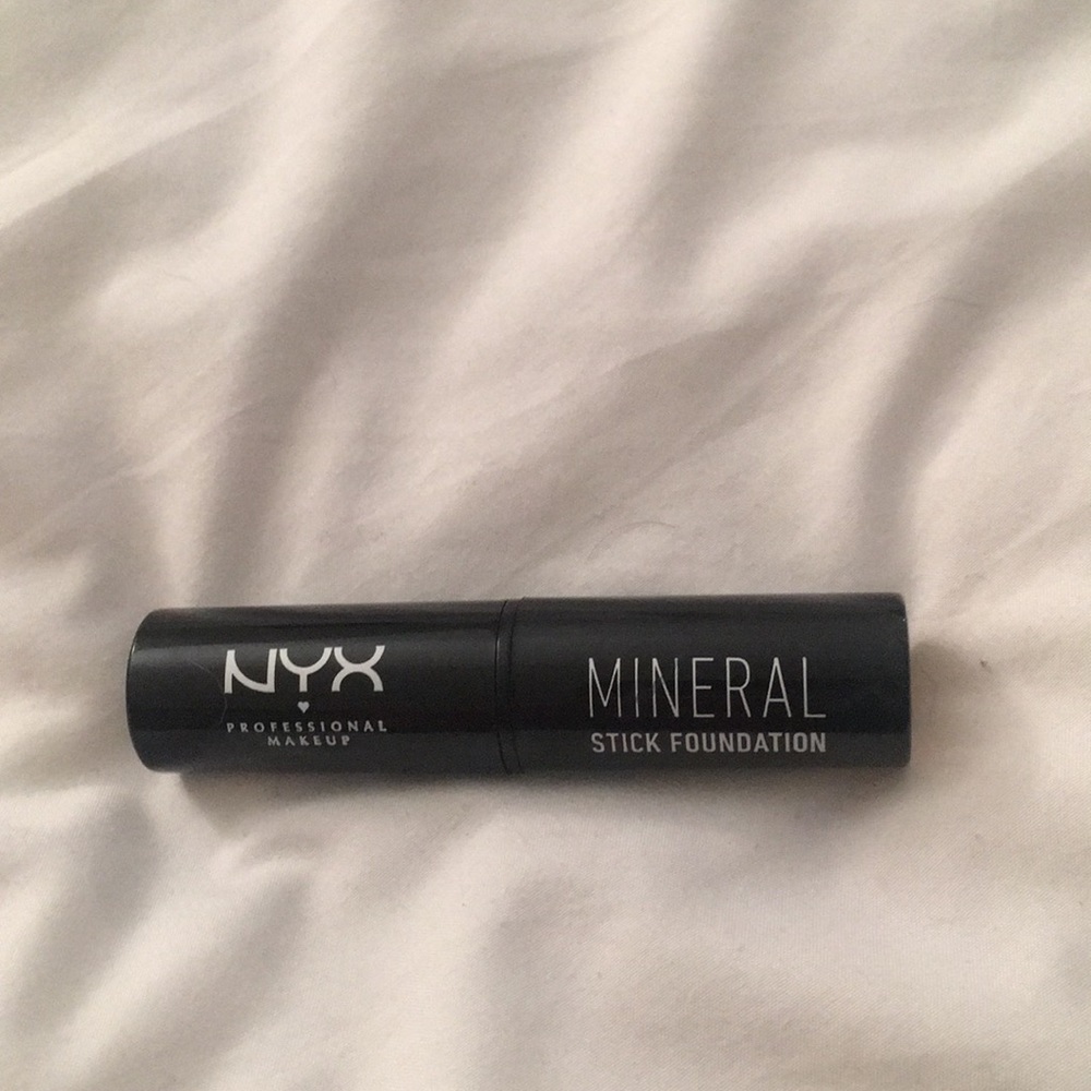 NYX Mineralize stick foundation MSF08